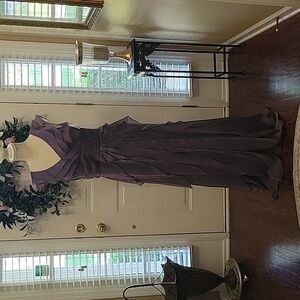 David's Bridal violet Long Chiffon formal gown sleeveless empire waist 10 NEW…